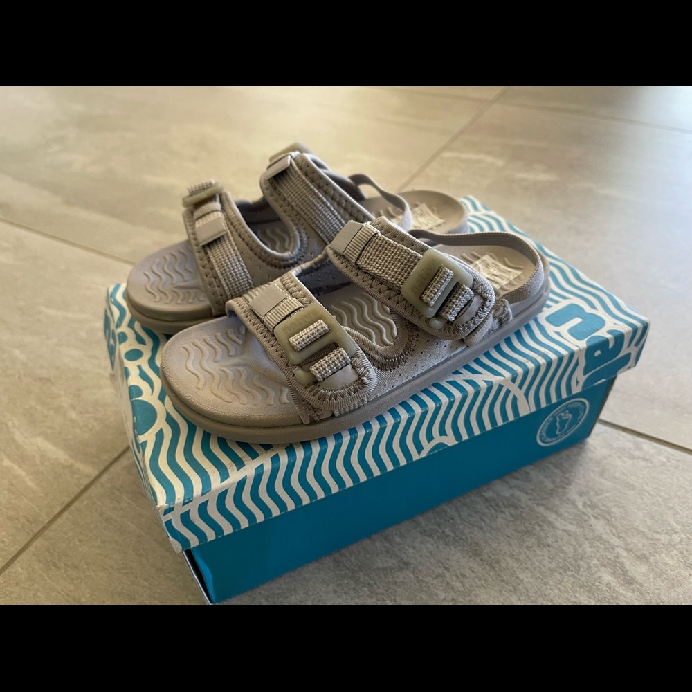 Native sandals - Picture 3 of 3